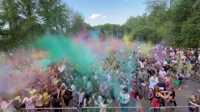 Фестиваль красок смотреть онлайн