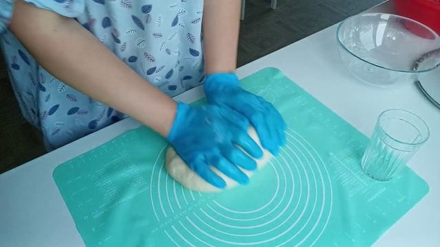 Маме пришли босоножки 📌 А мы тут плюшками балуемся 📌 смотреть онлайн