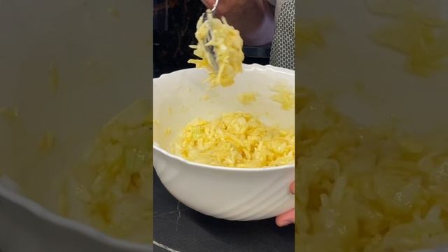 Жареные бутерброды с луком, яйцом и сыром — идеальный завтрак!