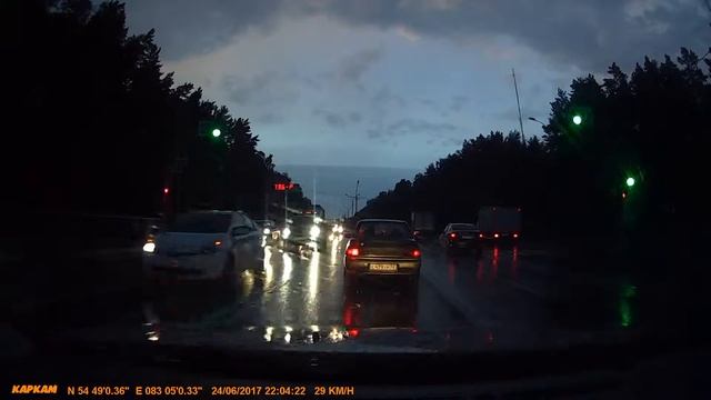 Каркам Комбо 3 (2016) Пример съемки вечером в дождь