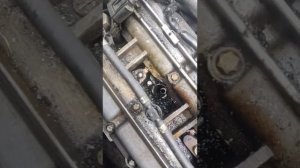 Mercedes om642 снятие форсунки, замена прогоревшей шайбы.