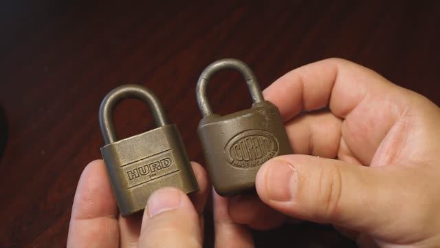 Армейские навесные замки Corbin и Hurd