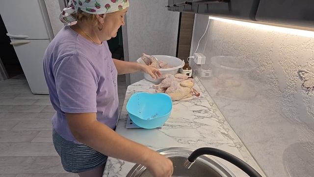 Строим вдвоем, у жары свои правила смотреть онлайн