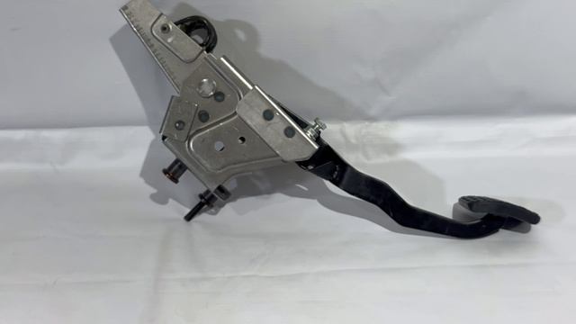 Педаль сцепления на Mazda 6 GG GH