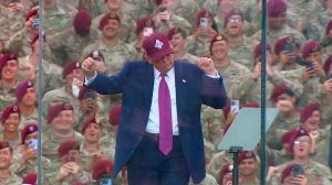 Трамп исполнил фирменный танец на встрече с военными в Северной Каролине: видео