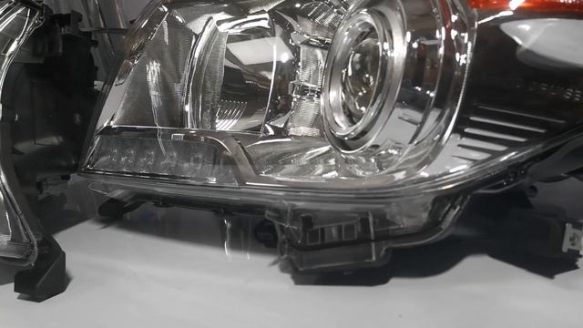 Штатные фары Brownstone Toyota Land Cruiser 200 2012-2015. Тел. WhatsApp 89245212215