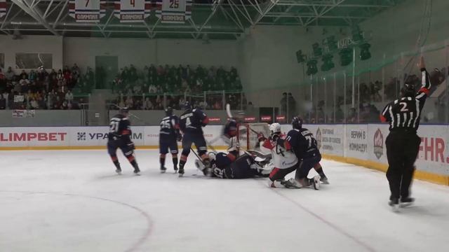 Шайбы Данила Сысоева, Евгения Калинина и Кирилла Танк?