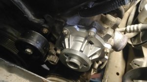 замена помпы Опель астра j