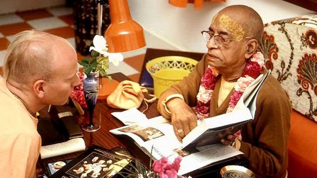 Утренняя прогулка Шрилы Прабхупады 11.06.1974, Париж. Учёных надо опровергать.