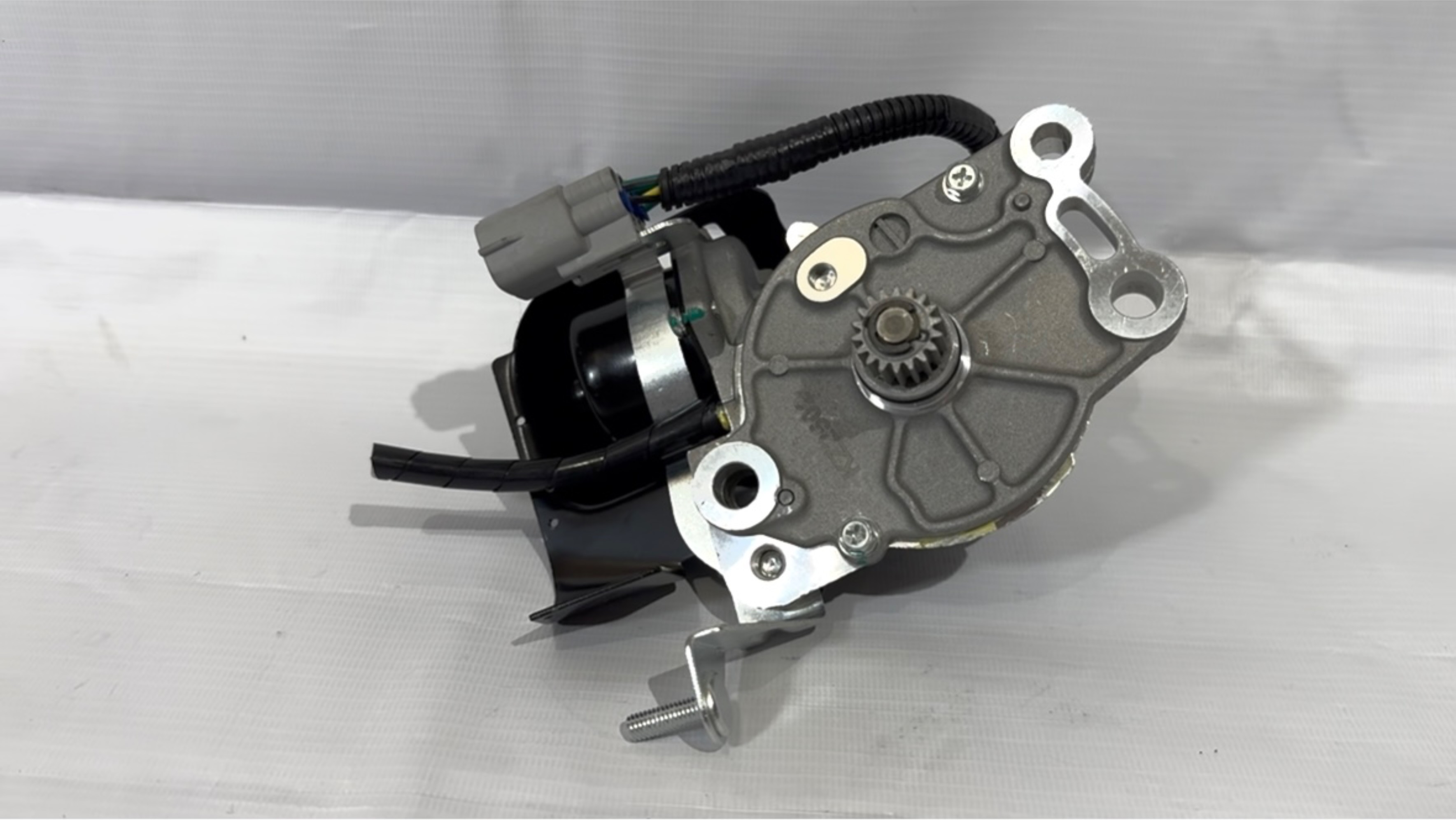 Мотор блокировки моста Toyota LC Prado 150 / 4Runnеr/ FJ Сruisеr