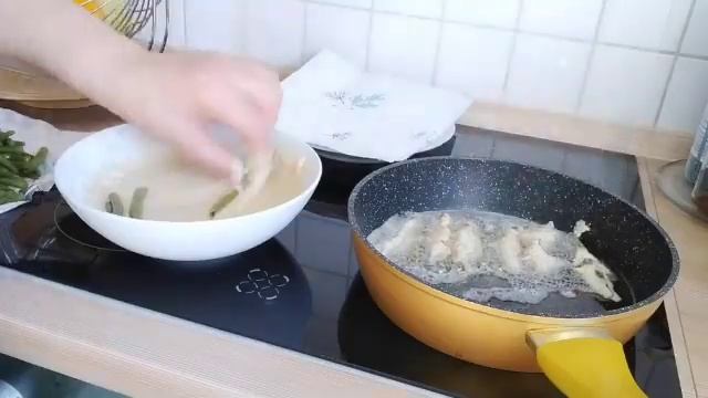 Стручковая ФАСОЛЬ в кляре с чесночным соусом
