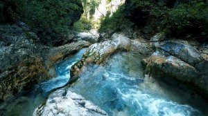 Священный Коран - Расслабляющее видео о природе реки в формате 4к Ultra HD