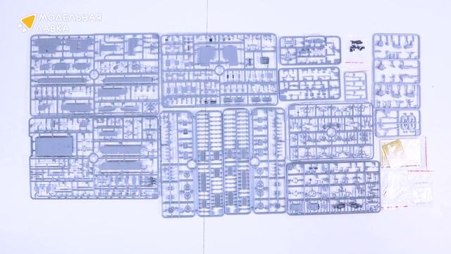 Распаковка сборной модели Британский БТР, 2 МВ Universal Carr смотреть онлайн