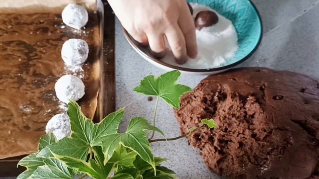 Готуюсь до Великодня.Печу паску і різне печеня. Відпра