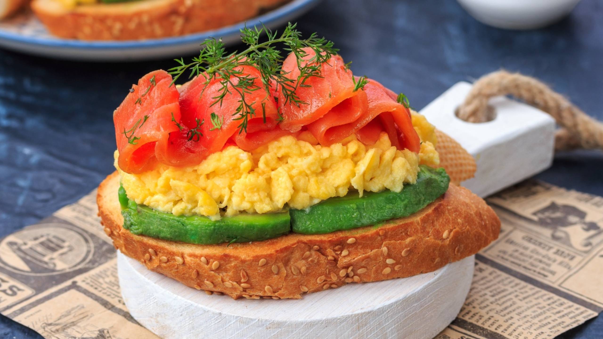 Авокадо / Омлет / Лосось - рецепт БУТЕРБРОДОВ, как в ресторане. смотреть онлайн
