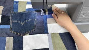 Что можно сделать из старой пары джинсов. Это потрясающе!