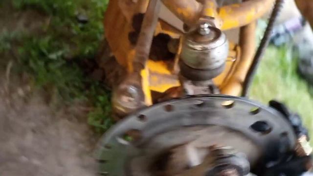 замена переднего суппорта на китайском квадроцикле.