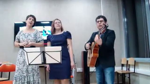 Он, она и луна - с Анной Мерк (Марьяж-Декорации cover) смотреть онлайн