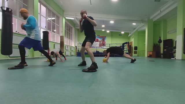 Круговая тренировка боксёра 5.06.2025 смотреть онлайн