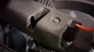 mazda premasi 2000 год.где находится бензонасос мазда премаси