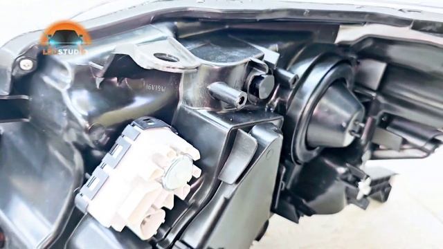 Toyota Land Cruiser 150 Qbiled тюнинг комплект фар светодиодный