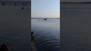 Трицикл из Урала ,пробуем плавать.