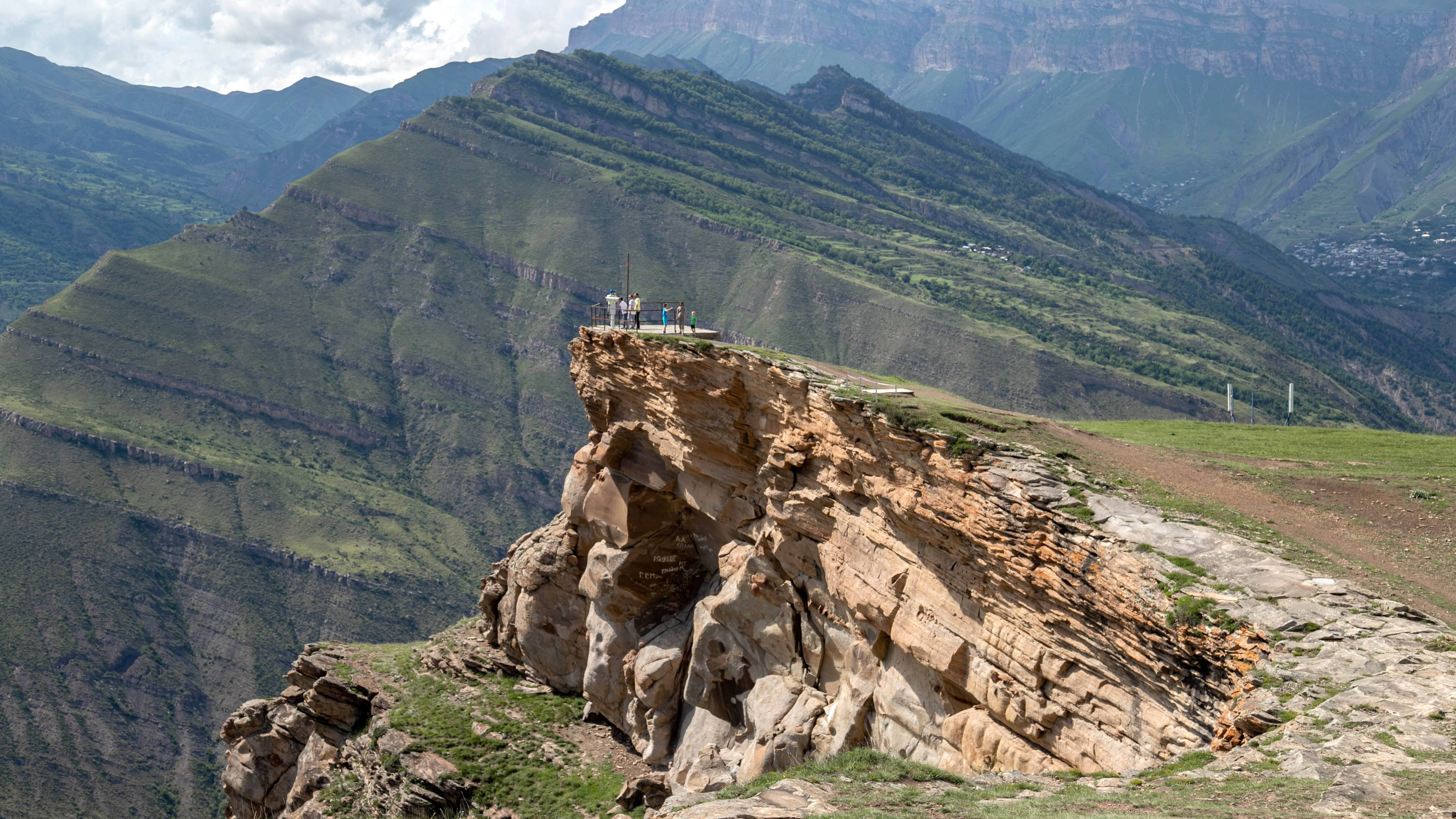 Горный Гоор и Язык Тролля в Дагестане. Погуляем по краю пропасти и оценим экстремальные фотолокации смотреть онлайн