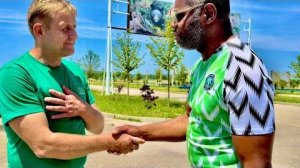 Наследный принц настолько был тронут,что дал слово Олегу Зубкову помочь с поставкой редких животных