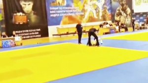 Наказал соперника за излишнюю самоуверенность 🤜