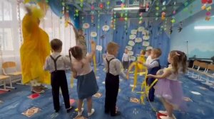 танец Маленькие лучики младшая группа