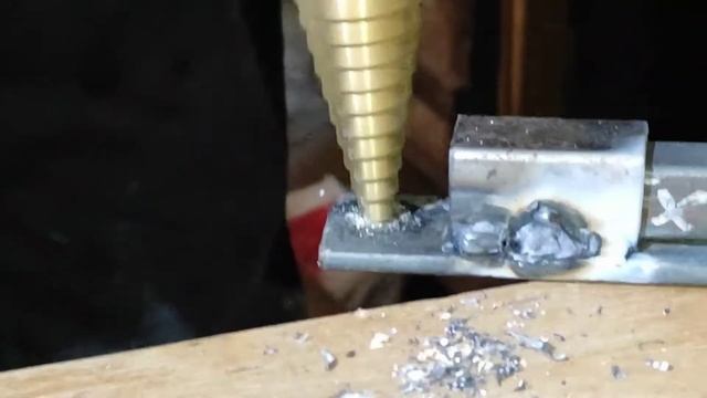 дверная засувка- как сделать - своими рукам - дверной з? смотреть онлайн