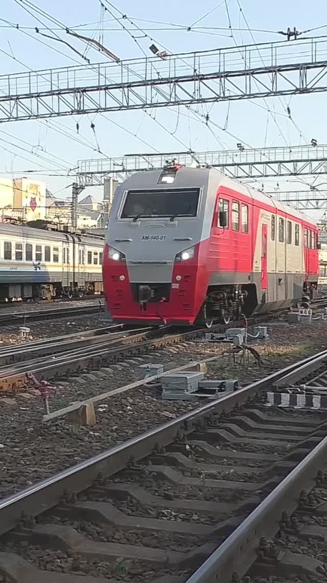 Автомотриса АМ-140-01 отправилась с 6-го пути ст. Москва-Пасс.-Курская. смотреть онлайн