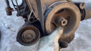 Hyundai Accent КАК ПРОСТО ОТКРУТИТЬ ШКИВ НА СНЯТОМ ДВИГАТЕЛЕ