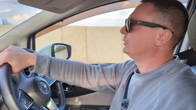 Nissan Note E–Power 2018г в комплектации «хрен знает какой» смотреть онлайн