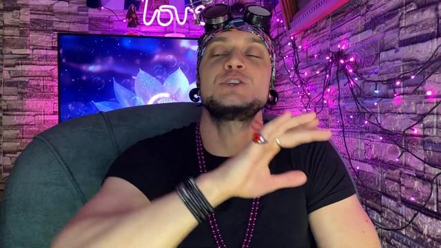 Что Если Девушка Расстаётся С Тобой, Но Говорит, Что смотреть онлайн