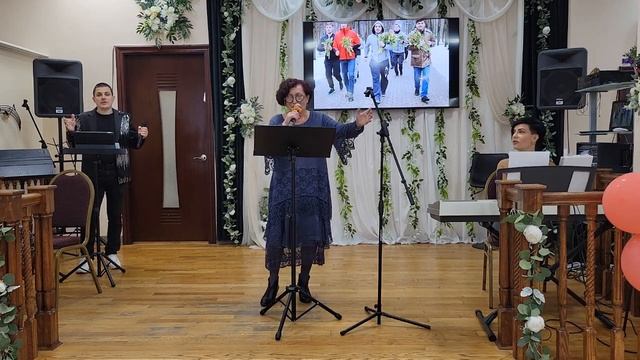 Праздник, рождённый в Нью Йорке! Круг Друзей Бруклин, Н смотреть онлайн