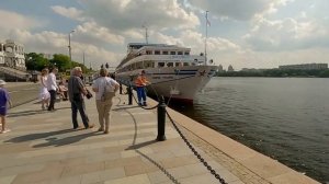 Москва. Теплоход Андрей Рублев.