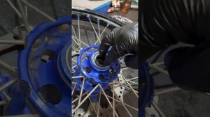 Как поменять подшипники в колесе эндуро мотоцикла?