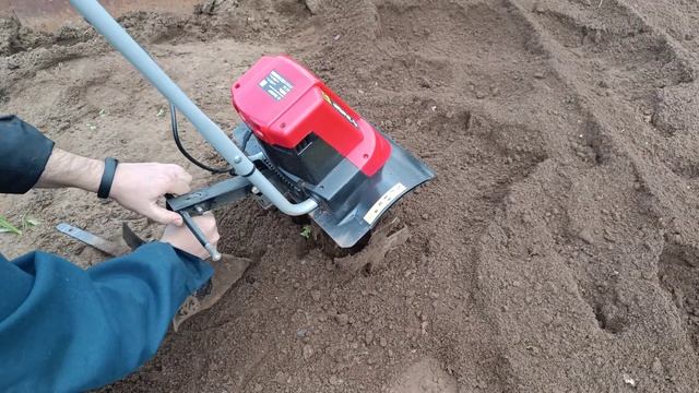 как посадить картошкупод культиватор Зубр ККД 1800