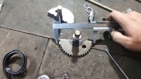 Полумесяц и храповик Honda Dio AF 34