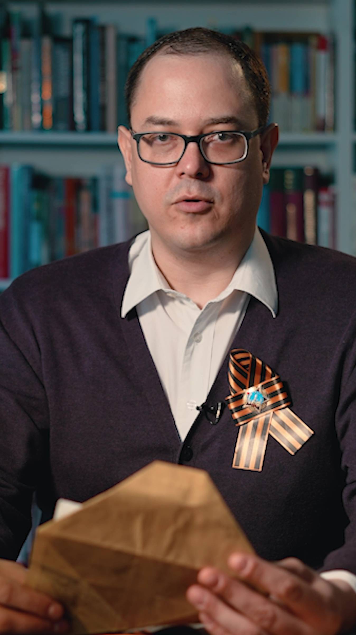 ПОМНИМ. ЧИТАЕМ. ЧТИМ / Эпизод 24. Фронтовое письмо Фёдора Егорова читает Пётр Буйный смотреть онлайн