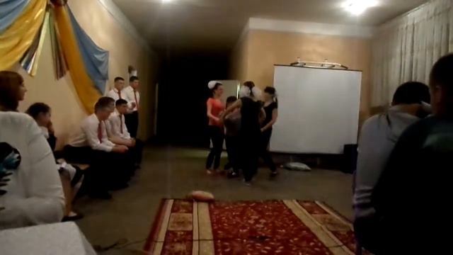 танец под песню Вставай