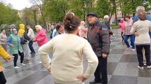 РАСЦВЕЛА СМОРОДИНА В ГОРОДСКОМ САДУ 💜ТАНЦЫ💜 ХАРЬКО?