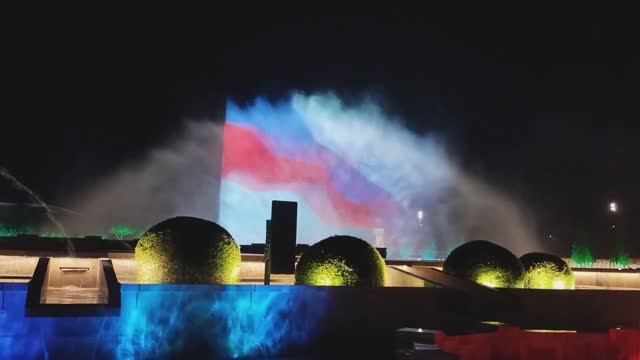 Мультимедийный фонтан в Дербенте. Проекция на фонтан музыкального клипа «Вперед, Россия» смотреть онлайн