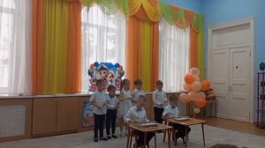 оркестр в детском саду металлофоне и музыкальные треугольники..mp4