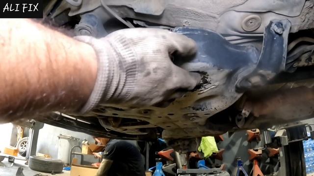 как заменить втулки переднего рычага ... Kia Sportage 2010-2021 (м