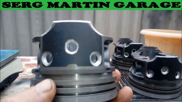 Зачем иногда просверливают отверстие в «юбке» автомо?