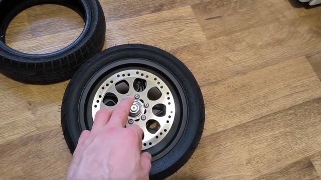Замена покрышек на електросамокате Segway P65