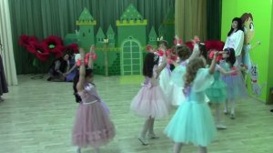 МБДОУ«ИЗУМРУДНЫЙ ГОРОД» ВЫПУСК 2025 по мотивам сказки«Волшебник Изумрудного города«группа №10 ПЧЁЛКИ