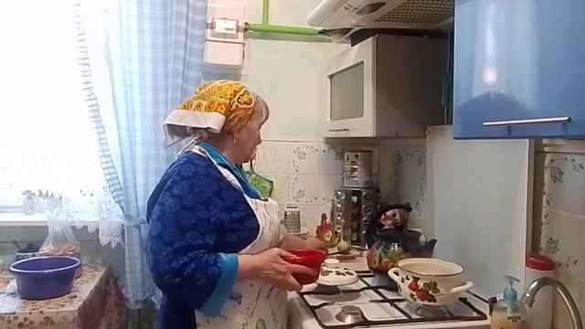 Щи летние с крапивой и щавелем 👍 А ещё салат из редьки